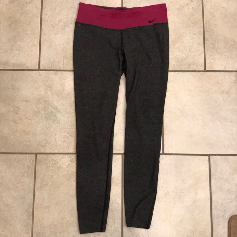 Nike size med dri fit leggings. Full length. Soft!